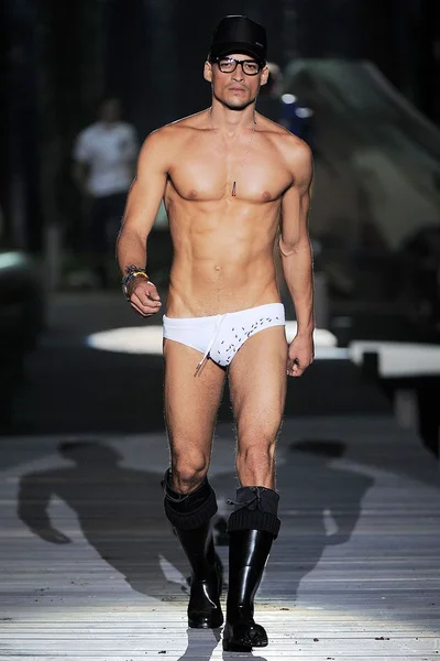 Look 33